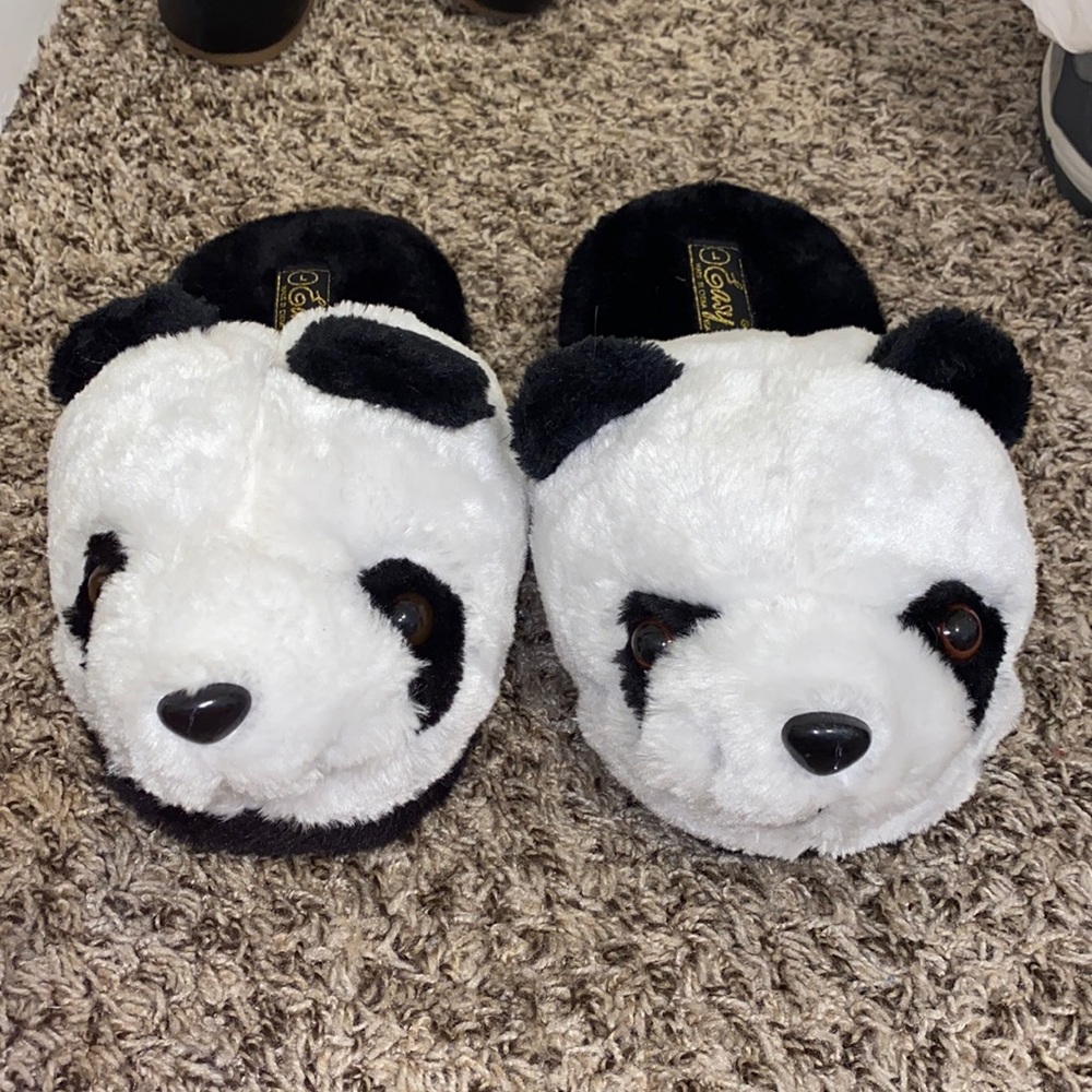 Panda bear slippers and hat never worn